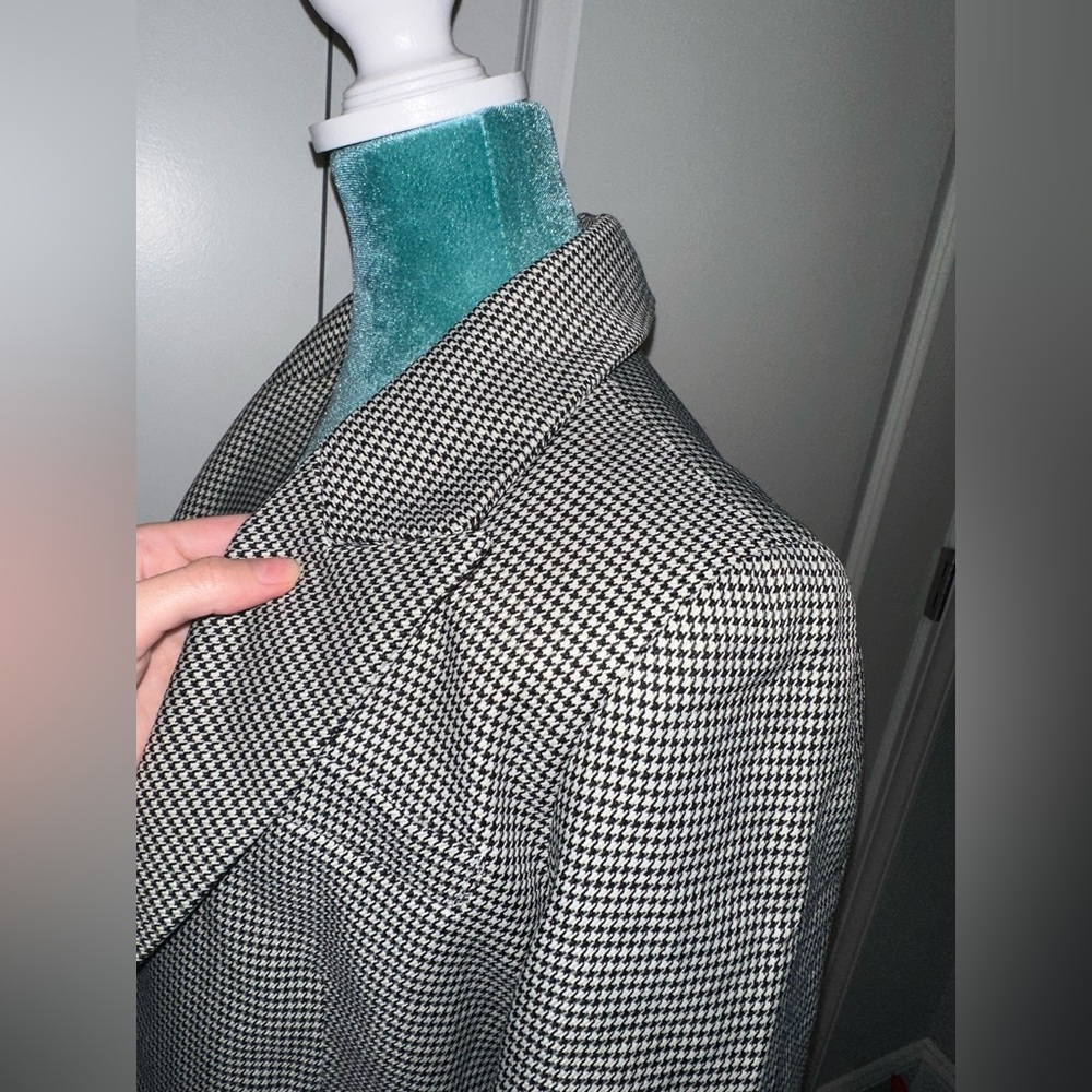 Plaid blazer 🧥✨ - Picture 7 of 10